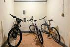 Haus rechts Fahrradkeller