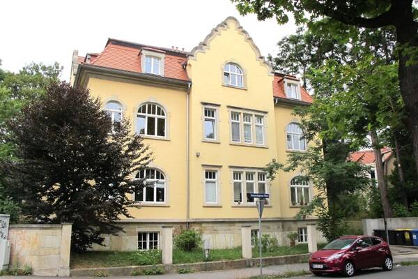 Raffinierte Souterrain-Wohnung im Gr&uuml;nen