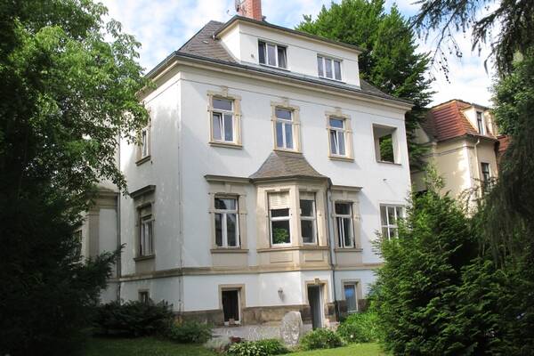 Helle Souterrain-Wohnung mit EBK ... zwischen Wasaplatz und Gro&szlig;em Garten!