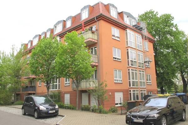 Neubau mit Balkon - ruhig & gr&uuml;n