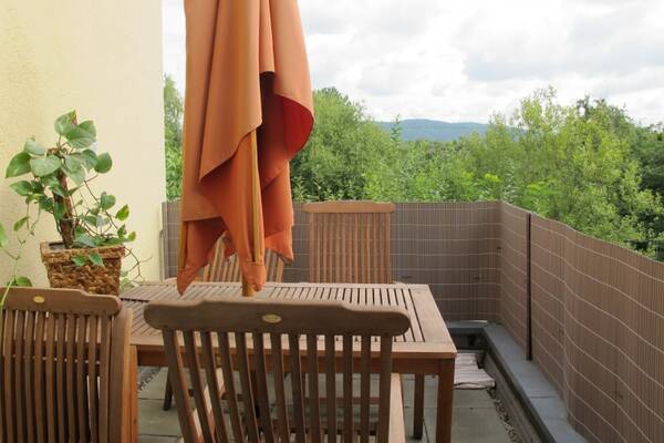 Komfortabel wohnen mit Terrasse und Blick ins Gr&uuml;ne!