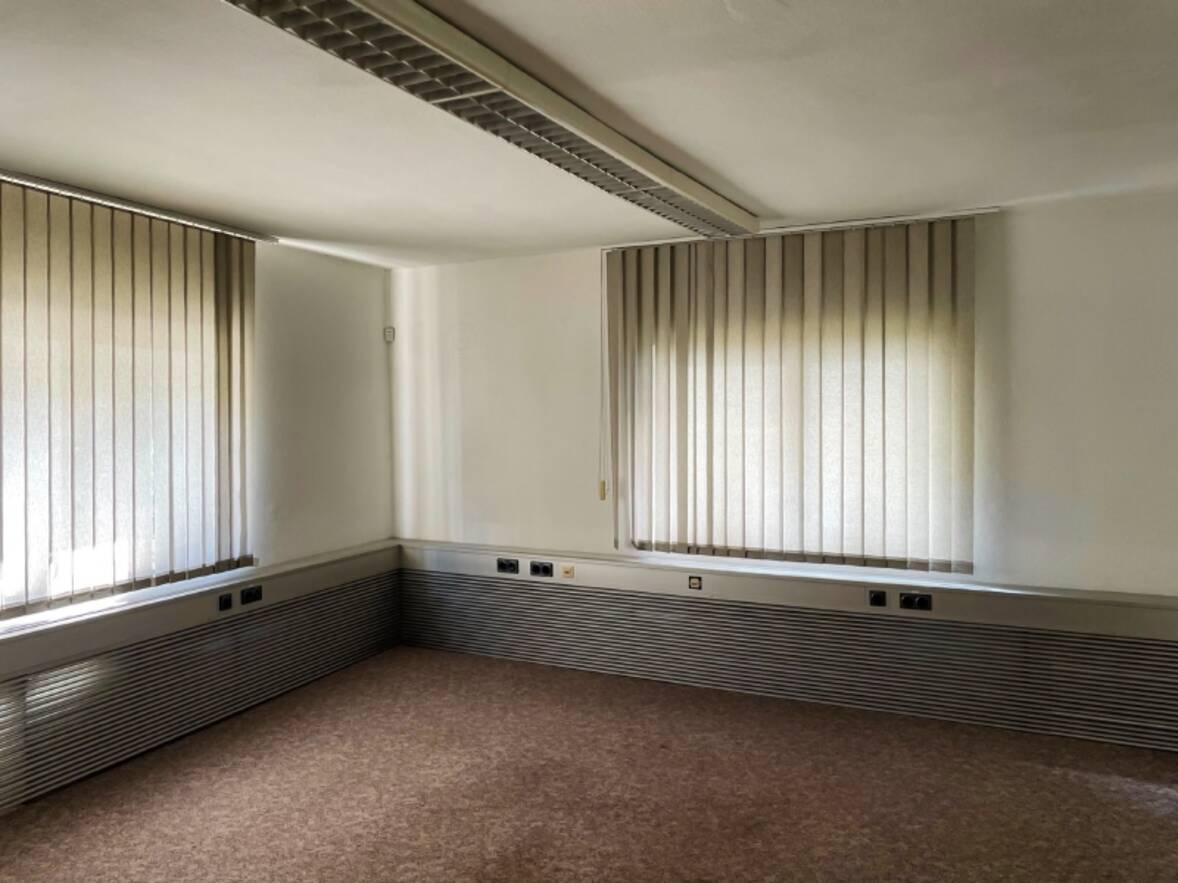 B&uuml;ro im Flachbau auf West (3)
