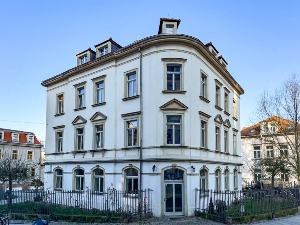 Separater Zugang zum EG von der Stra&szlig;e