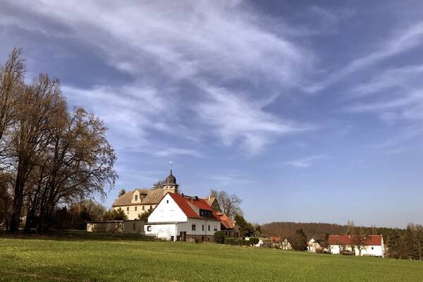 Nostalgie zum (Er)leben! Herrenhaus eines ehem. Rittergutes mit vielen Details wartet auf Sanierung!