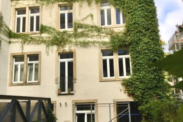 Charmant wohnen im ruhigen Hinterhaus ... mit Wintergarten