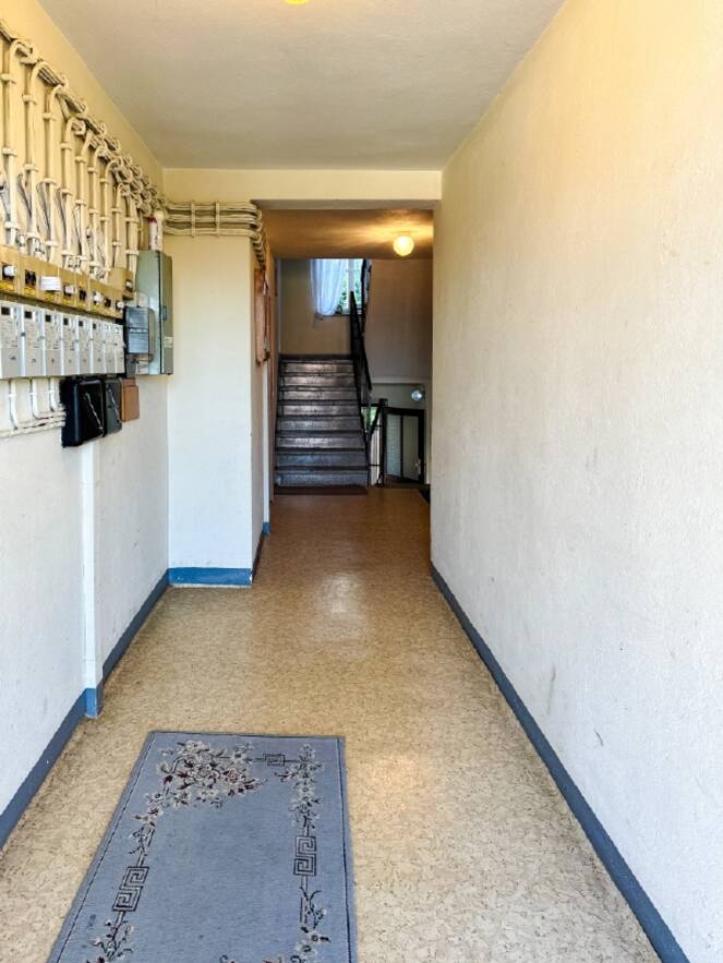 Haus rechts Treppenhaus (1)
