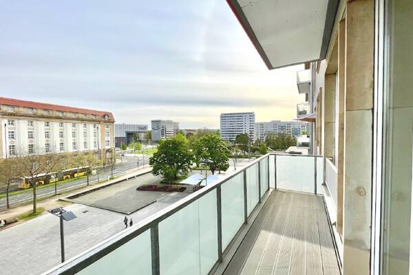 S&uuml;dbalkon mit herrlichen Ausblick - hochwertige EBK!