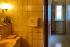 Toiletten im Flachbau auf West