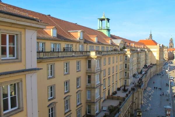 Blick zum Altmarkt & in Kramergasse - gro&szlig;e Terrasse