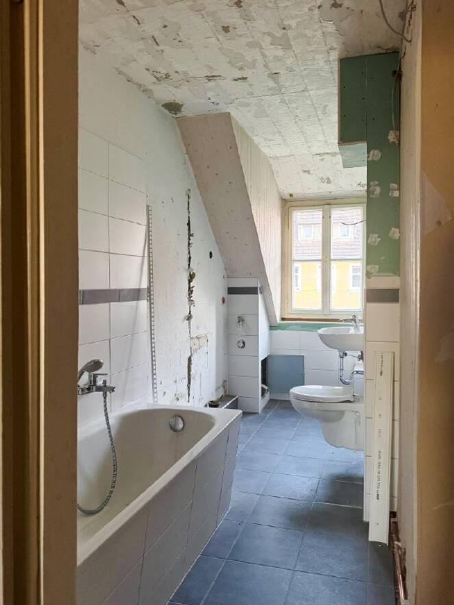 Haus rechts Bad im DG