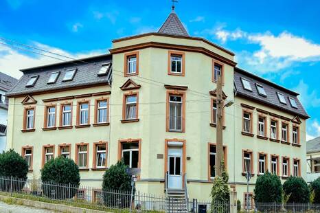 Nobles Arbeiten mit Blick ins Grüne!