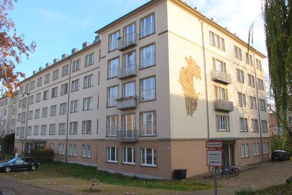 Zwischen "Gro&szlig;en Garten" und TU-Dresden  - neu saniert!