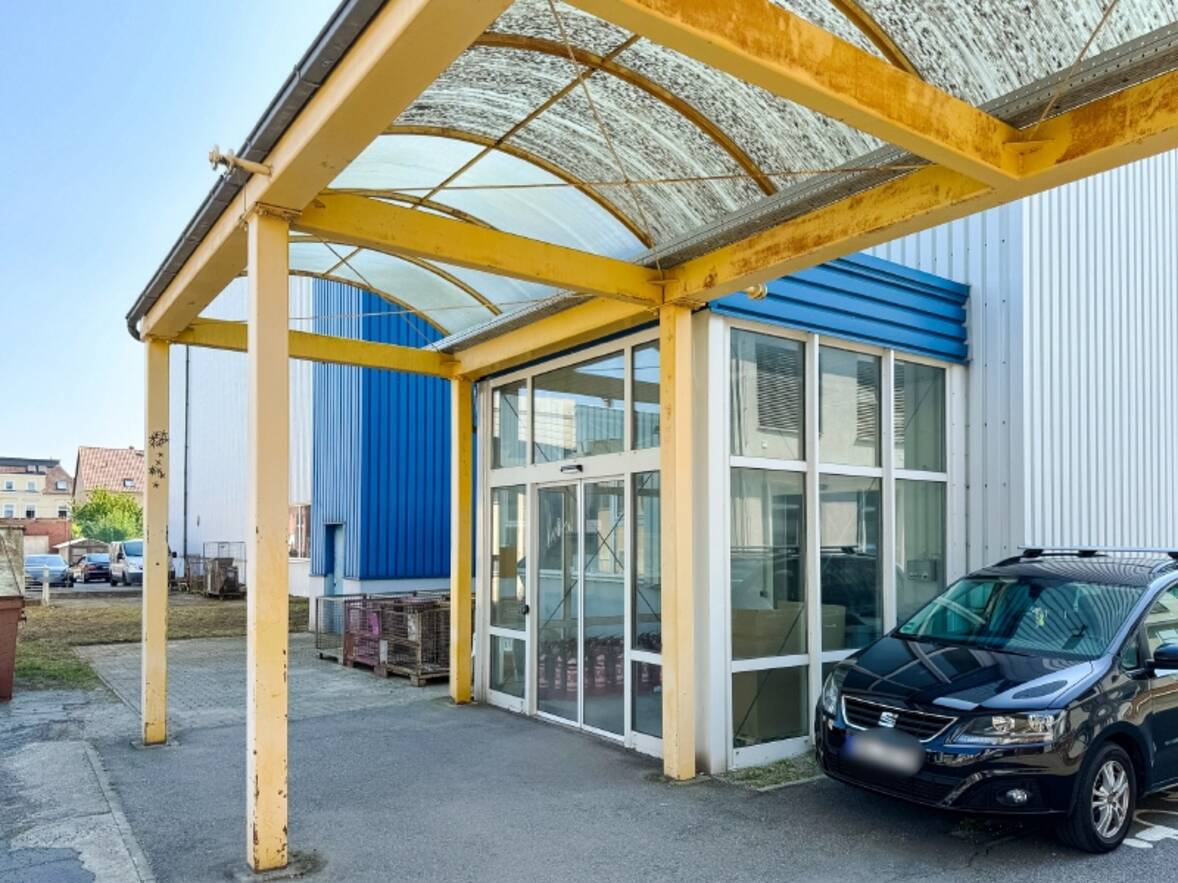 Zugang Logistikhalle