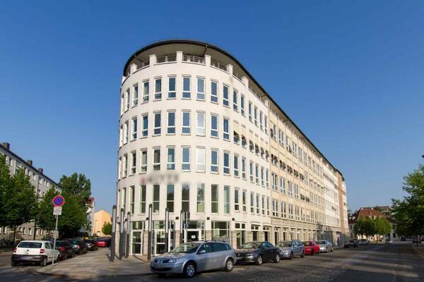 Gesch&auml;ftshaus Mitte!