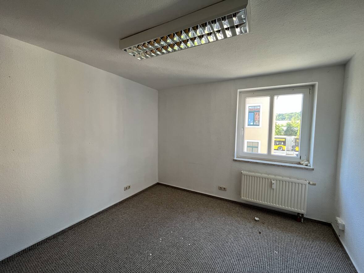 Innenansicht B&uuml;ro und Lager
