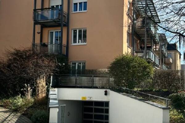 Drei Zimmer mit Terrasse & eigenem Garten!