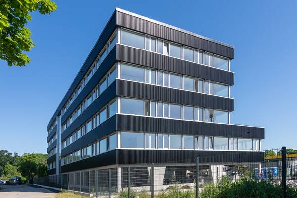 Innovativer Neubau mit Dachterrasse!