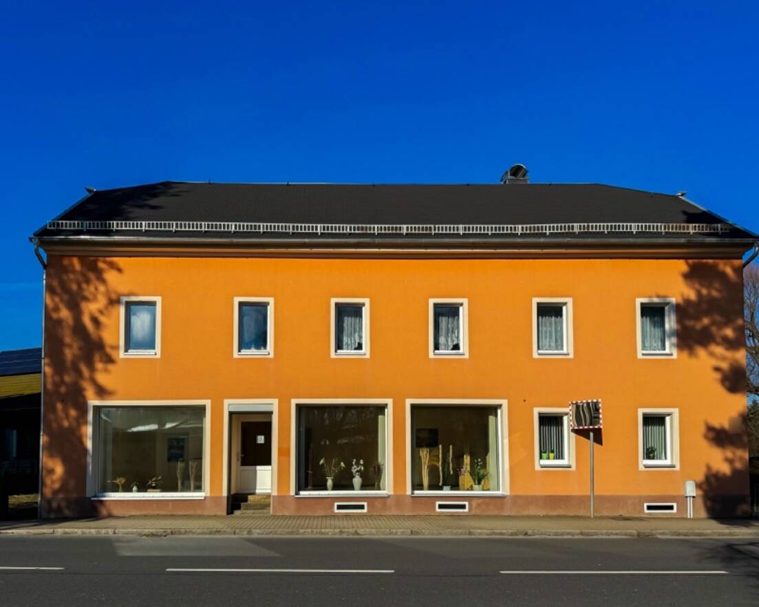 Ansicht von der Stra&szlig;e