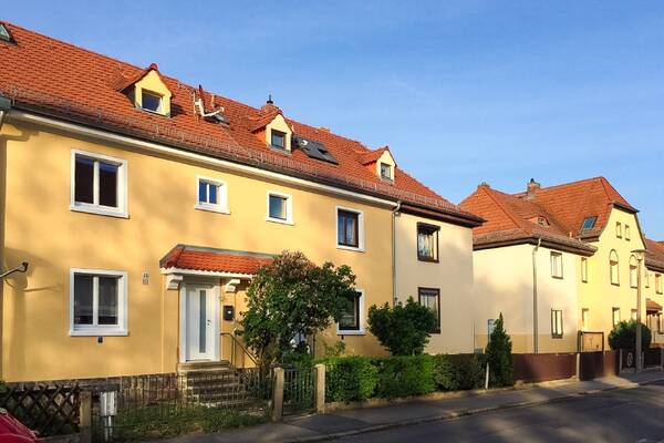 Ein Heim mit vielen Raffinessen! Saniertes Reihenhaus in ruhiger Siedlungslage