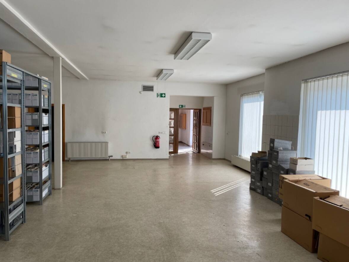 links zu Sozialräumen, rechts zum Ausgang