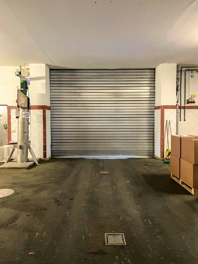 OG Altbau Rolltor von innen