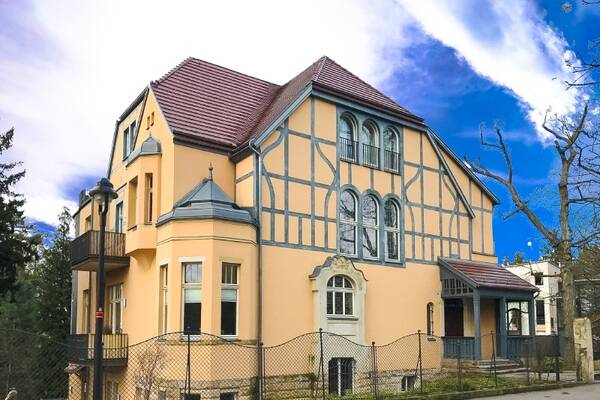 Stilvoll mit gro&szlig;er Terrasse und Blick ins Gr&uuml;ne