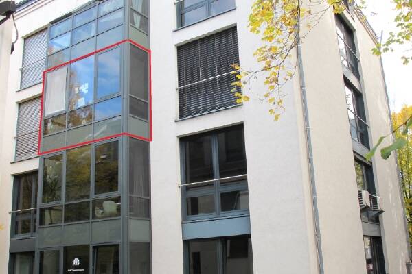 Einbauk&uuml;che - Glasfront zur Hofseite!