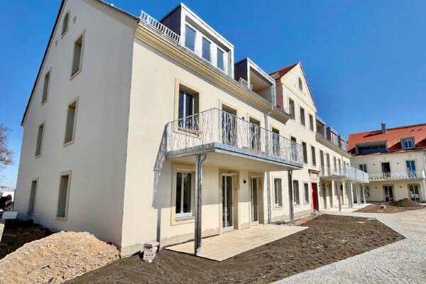 Erstbezug - Familienwohnung mit Kamin, Balkon, ...