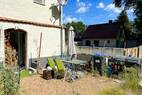 Terrasse neben der Haust&uuml;r