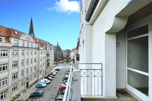 Sch&ouml;n sonnig mit Lift & S&uuml;d-Balkon!
