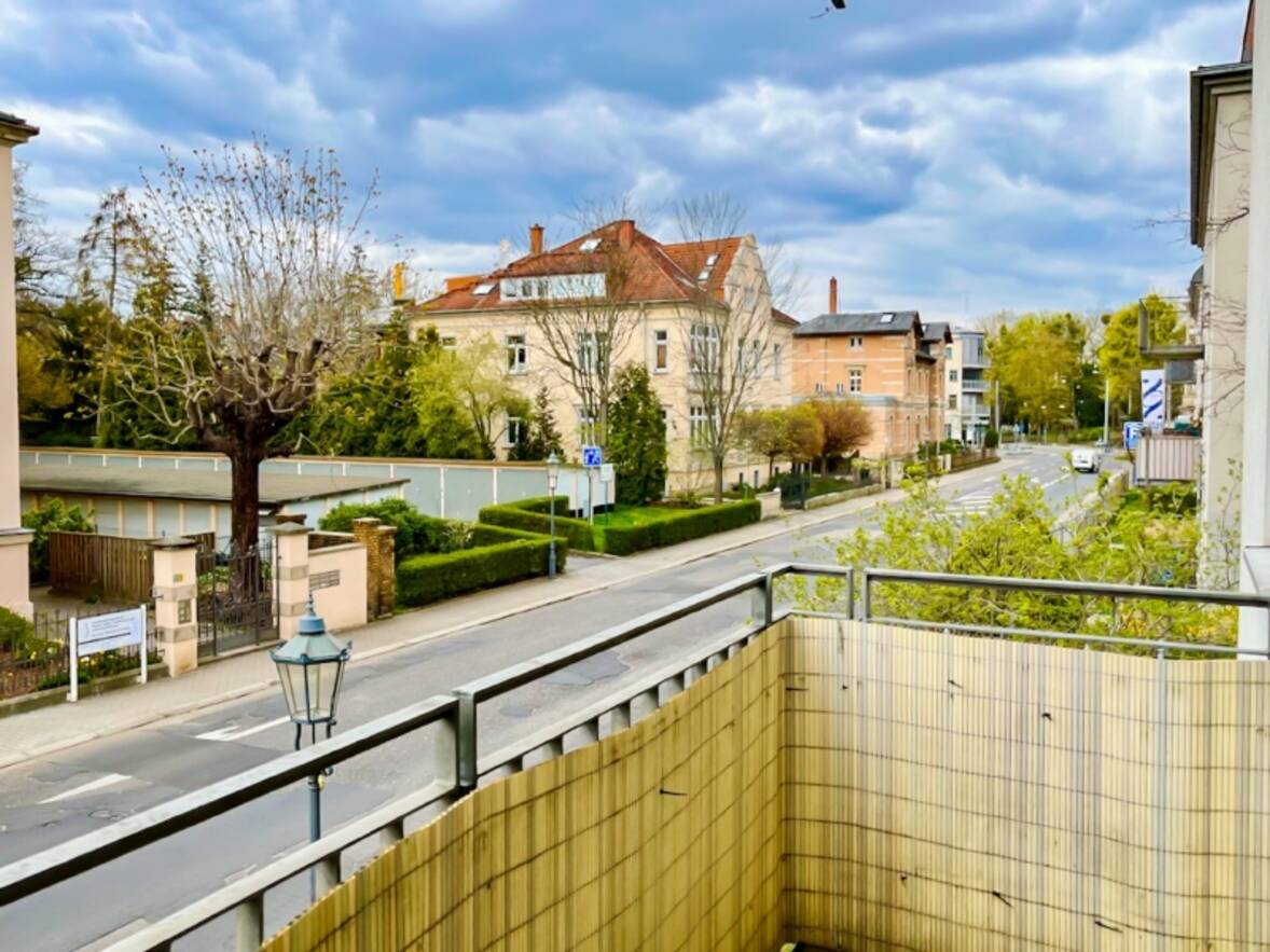 Balkon - Blick in die Berggartenstra&szlig;e