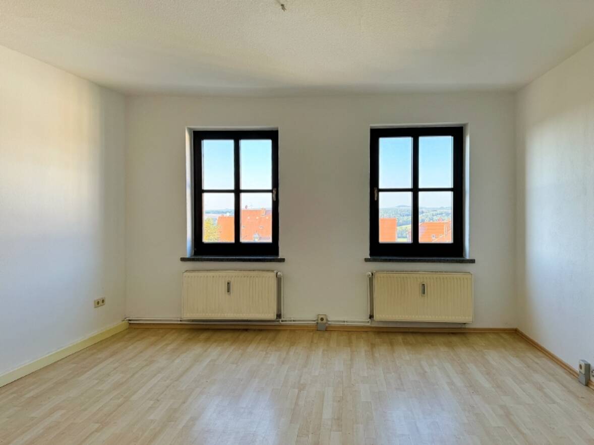 Haus rechts Wohnen im zweiten OG