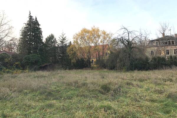 Baugrundst&uuml;ck f&uuml;r Einfamilienhaus - nah am Stadtzentrum - nah an der Elbe - unterhalb vom Schloss!