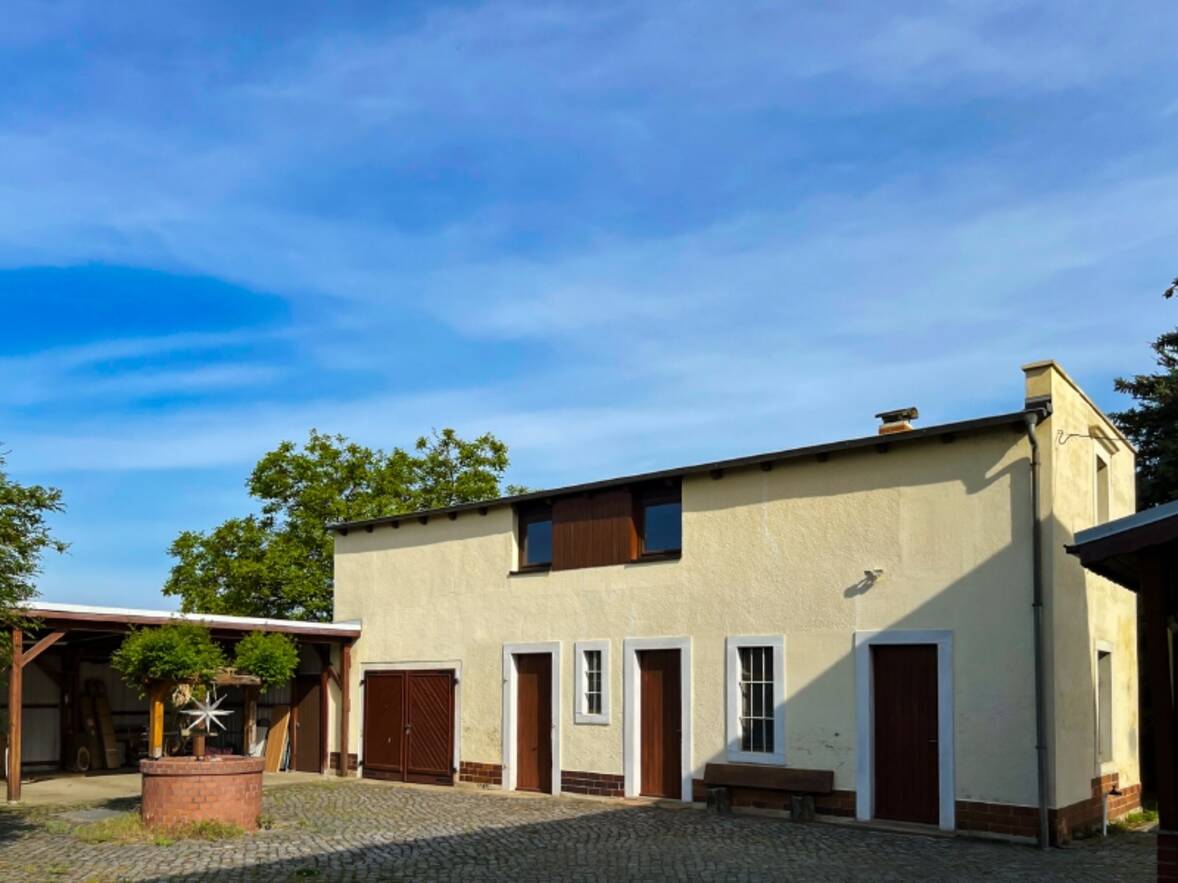 Carport & Nebengebäude