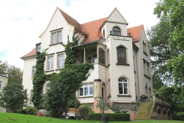 Wohnen wie in alten Zeiten ... in stilvoller Fabrikantenvilla!