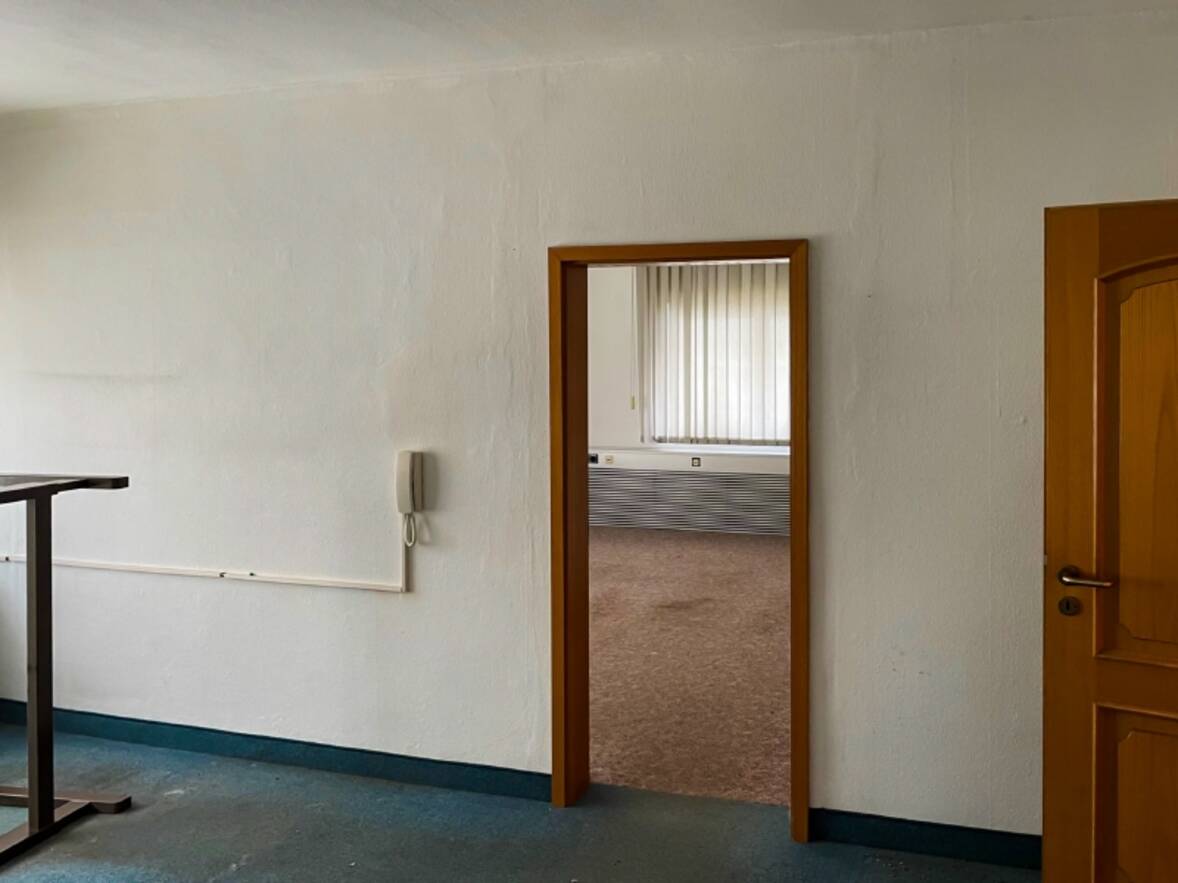 B&uuml;ro im Flachbau auf West (2)