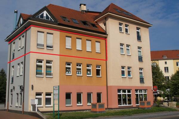 Sonnige Wohnung mit Lift, Parkett & S&uuml;d-Balkon!