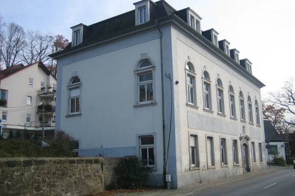 Wohn- und Gesch&auml;ftshaus mit Historie - inkl. Konzept f&uuml;r eine gro&szlig;z&uuml;gige Loftwohnung!