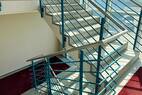 Treppe in der Logistikhalle