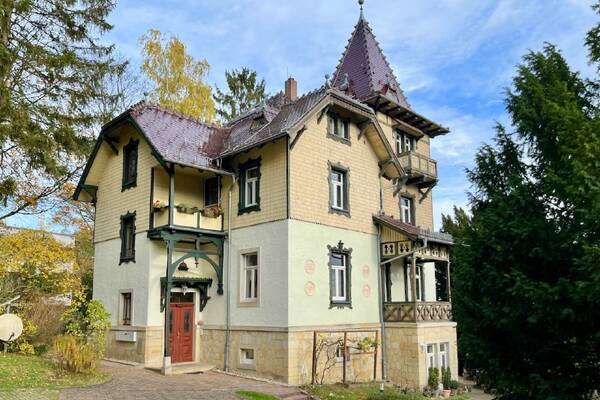 Villa Ernemann - hochwertig saniert mit Deckenmalerei, Parkett, 2 Balkonen, ...