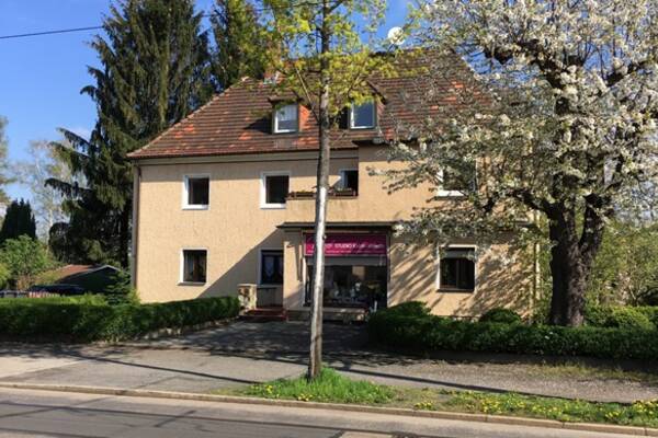 In Leuben an der Hauptstra&szlig;e!
