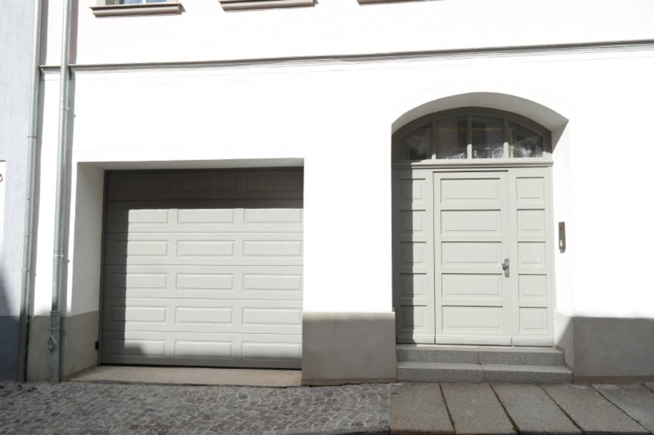 Tor-Einfahrt und Haust&uuml;r MFH