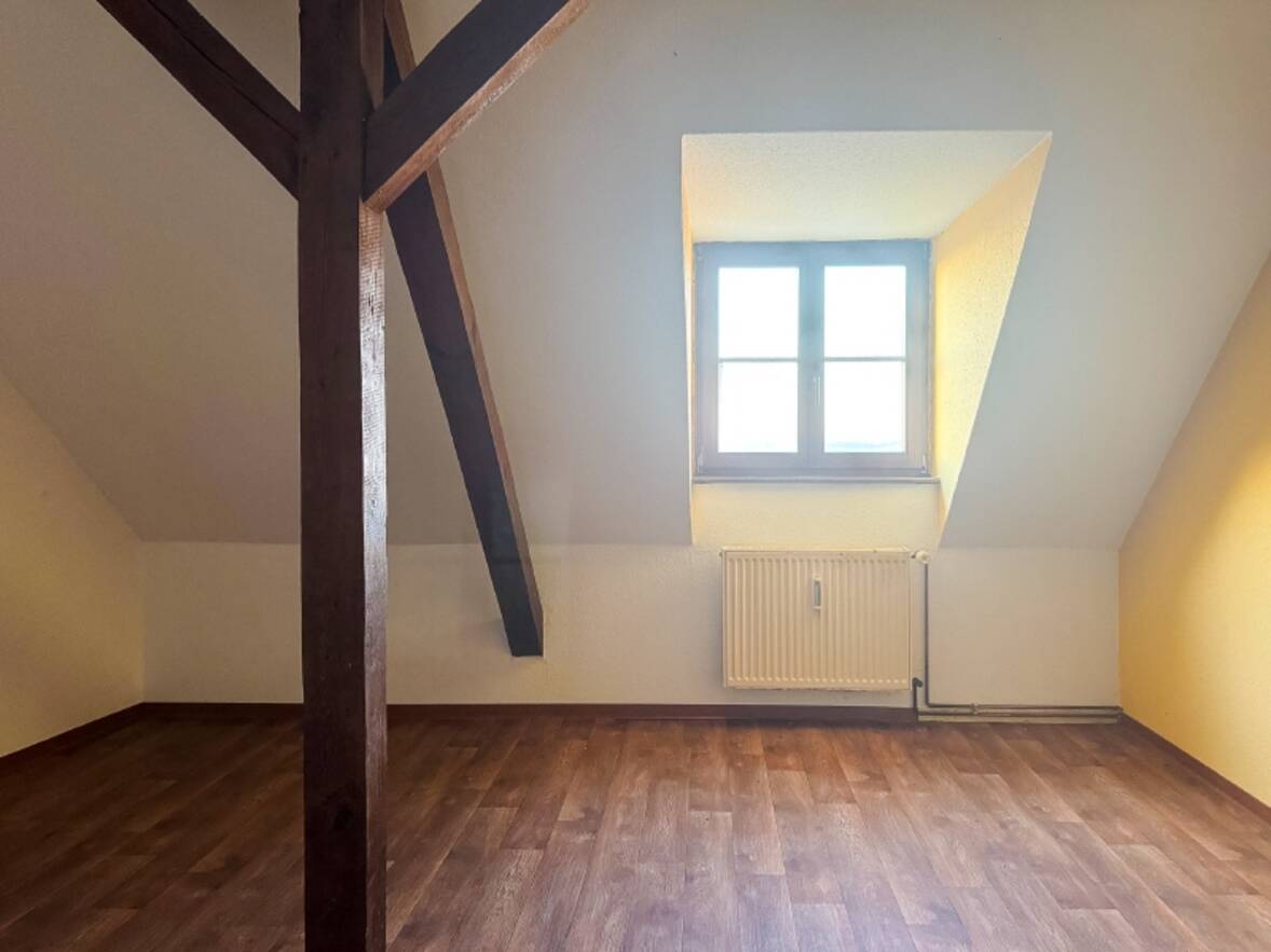 Haus rechts Wohnen im DG
