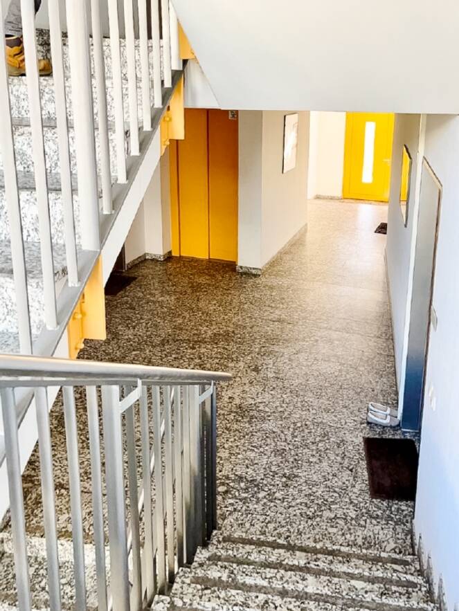 Hausflur mit Aufzug