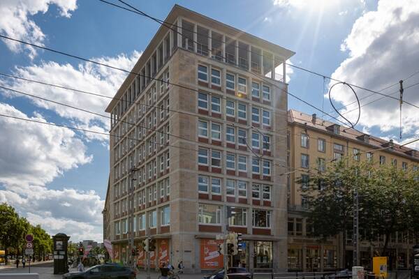 Zentral am Pirnaischen Platz!