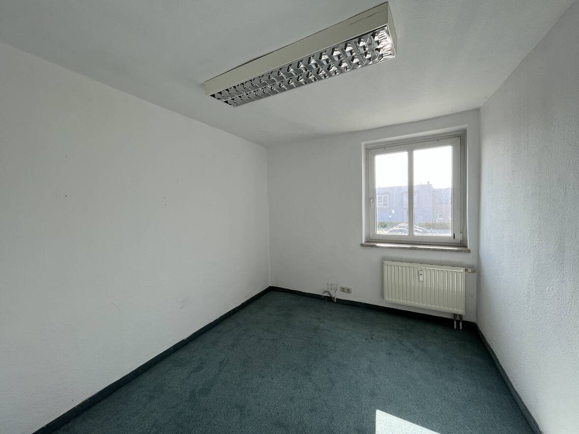 Innenansicht B&uuml;ro und Lager