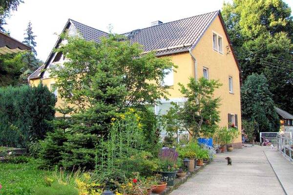 Schicke Wohnung mit Einbauk&uuml;che in idyllischer Lage