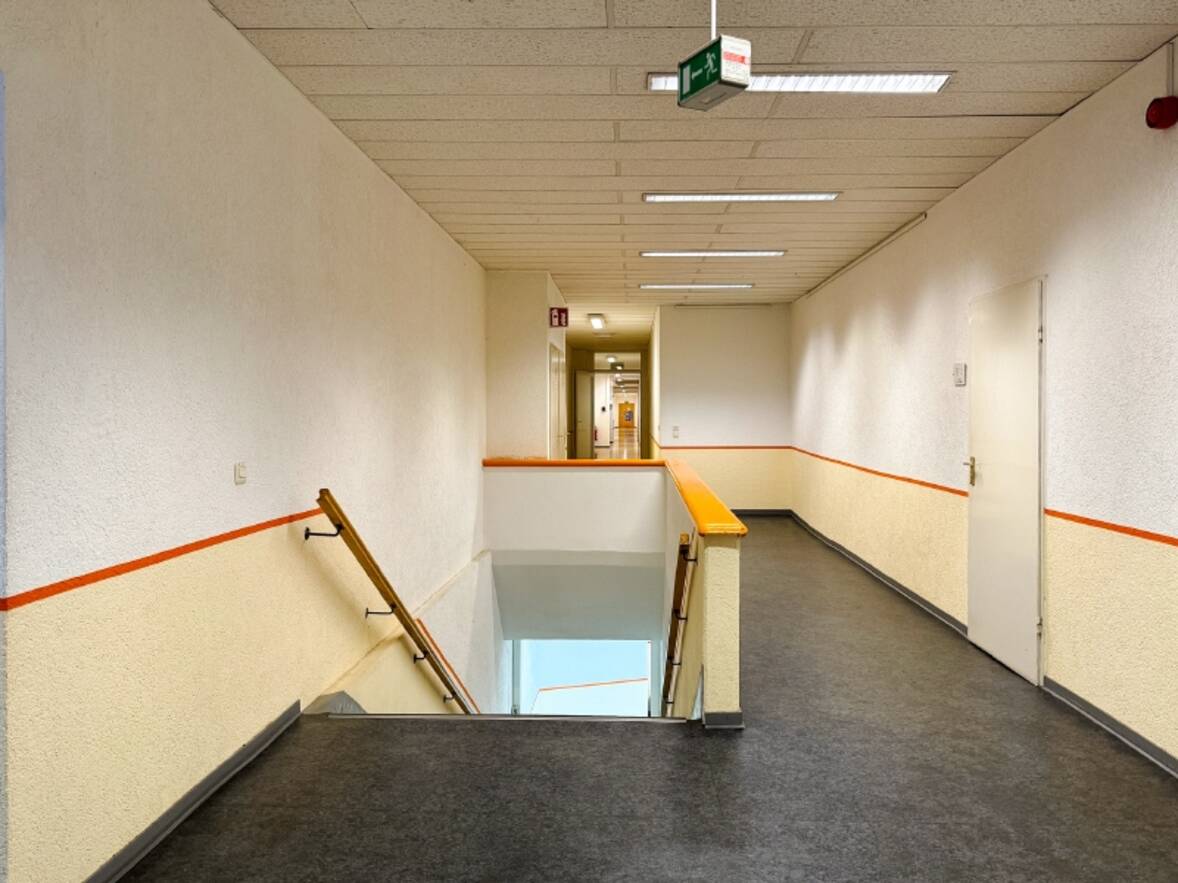 Flur B&uuml;rotrakt (3)