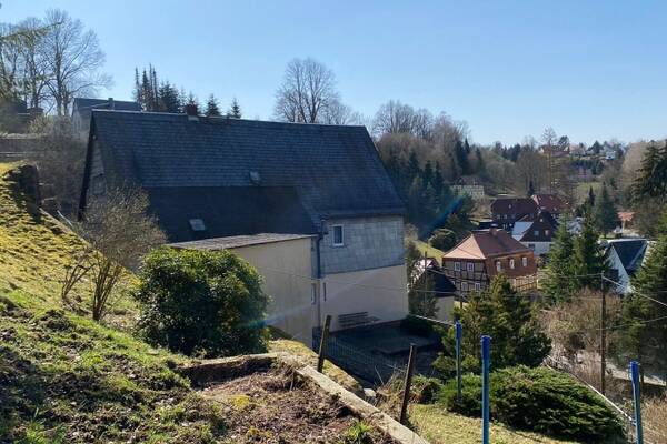 Ihr neues Zuhause mit viel Platz zum entfalten in Sch&ouml;na!