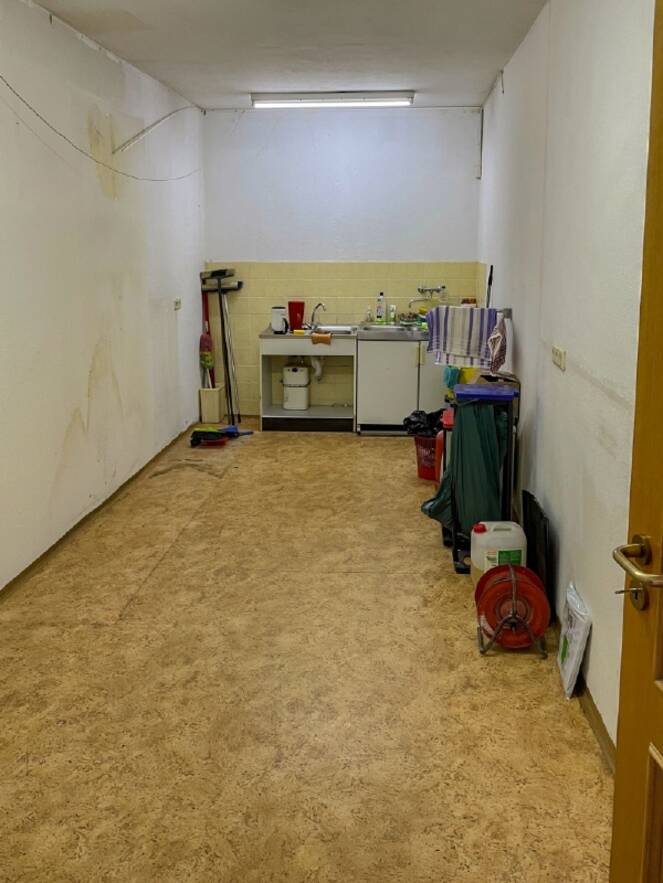 K&uuml;che im Flachbau auf West